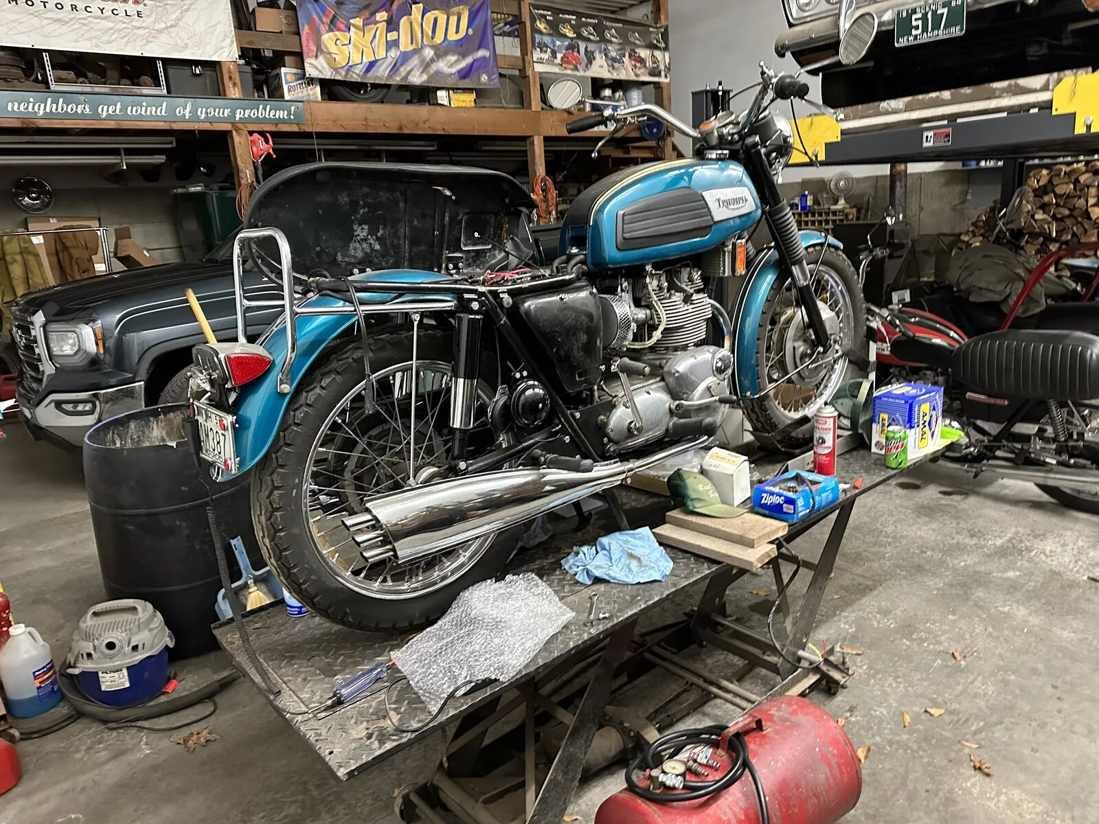 Pictures of your Triumph T160 or similar .