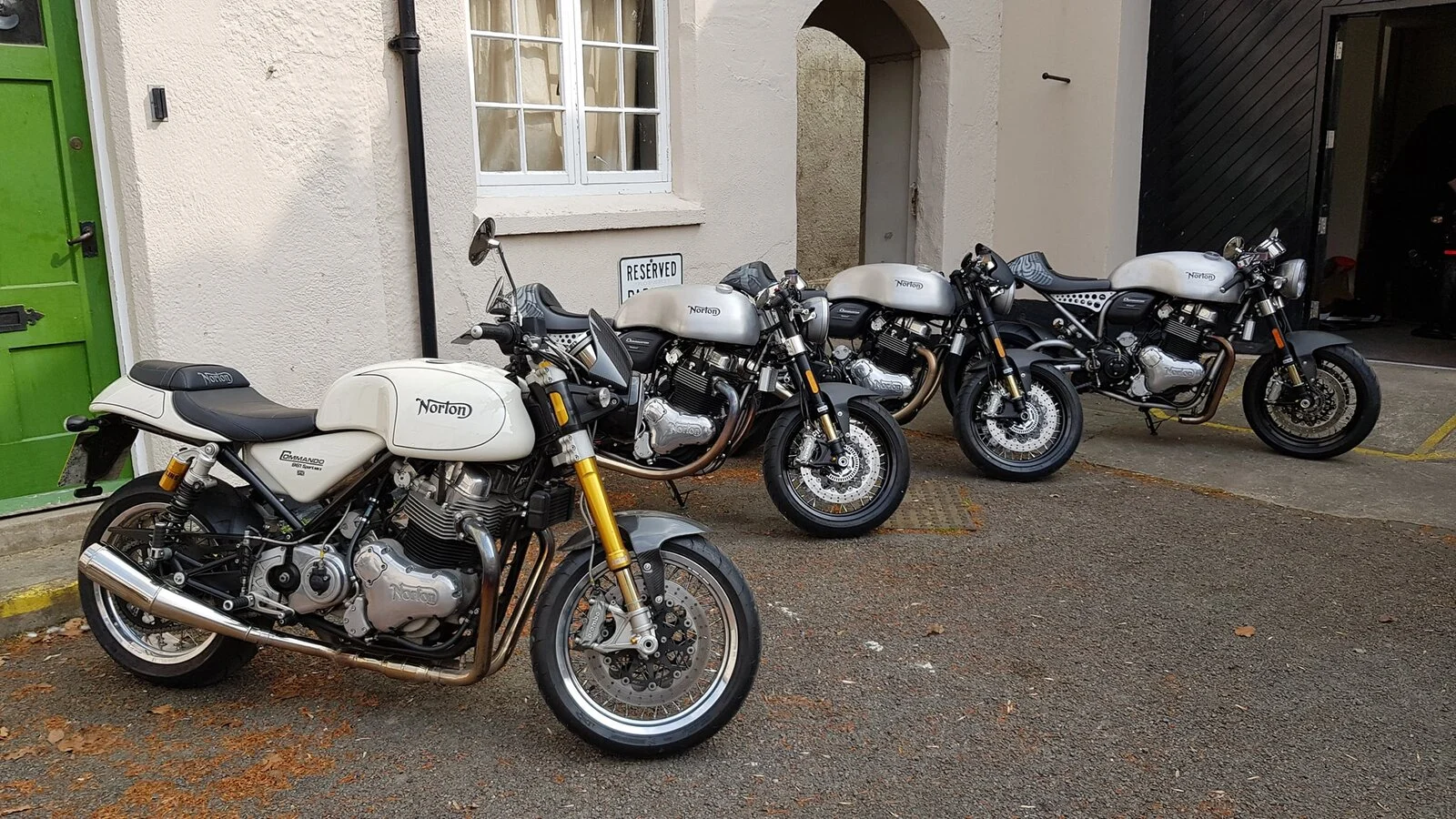 Pictures of your Norton 961