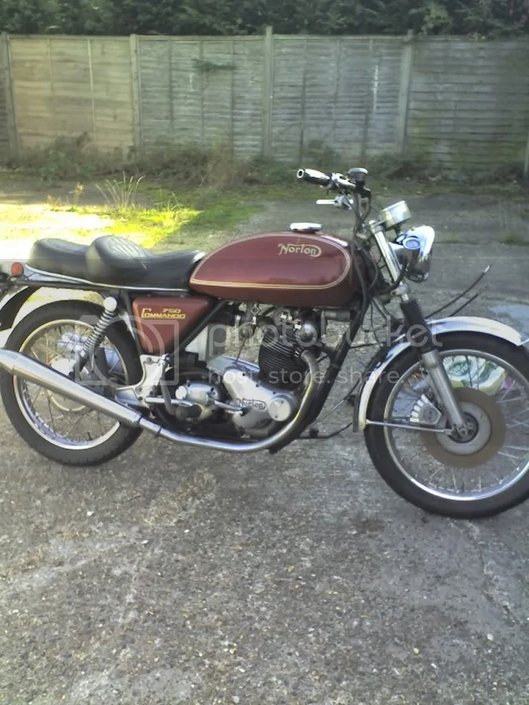 Another '72 Commando...