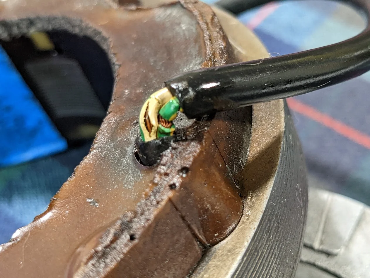 Fix possible for broken insulation of wires at the alternator?