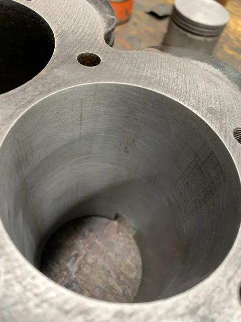 850 Bore Marking & Smoking Exhaust