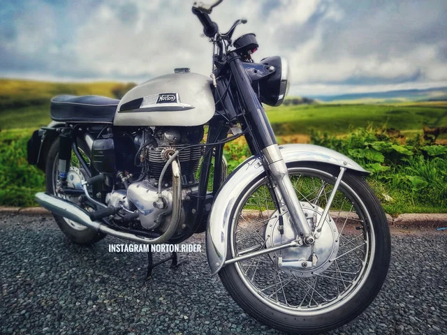 22 year old and my first norton 650 ss :) from england