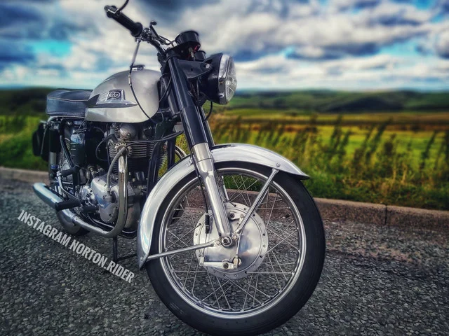 22 year old and my first norton 650 ss :) from england