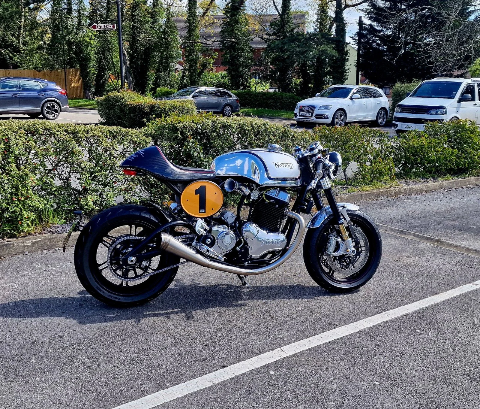 Pictures of your Norton 961