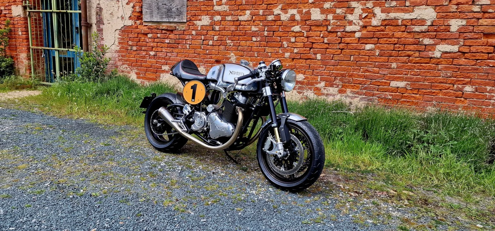 Pictures of your Norton 961