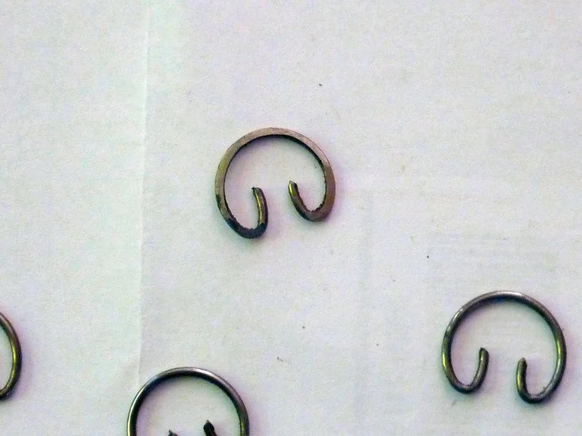 the wrist pin circlip thread