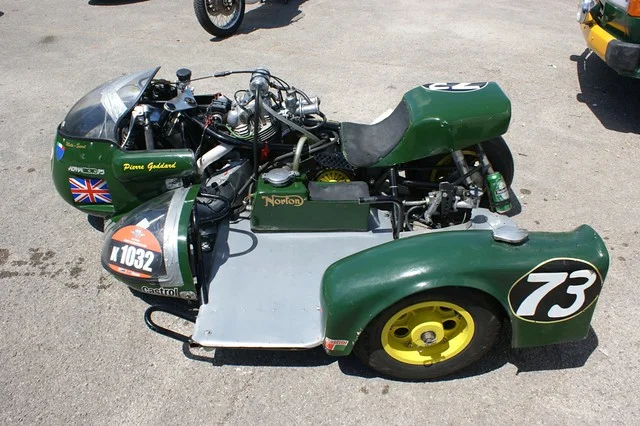 Sidecar rigs on Commando hacks