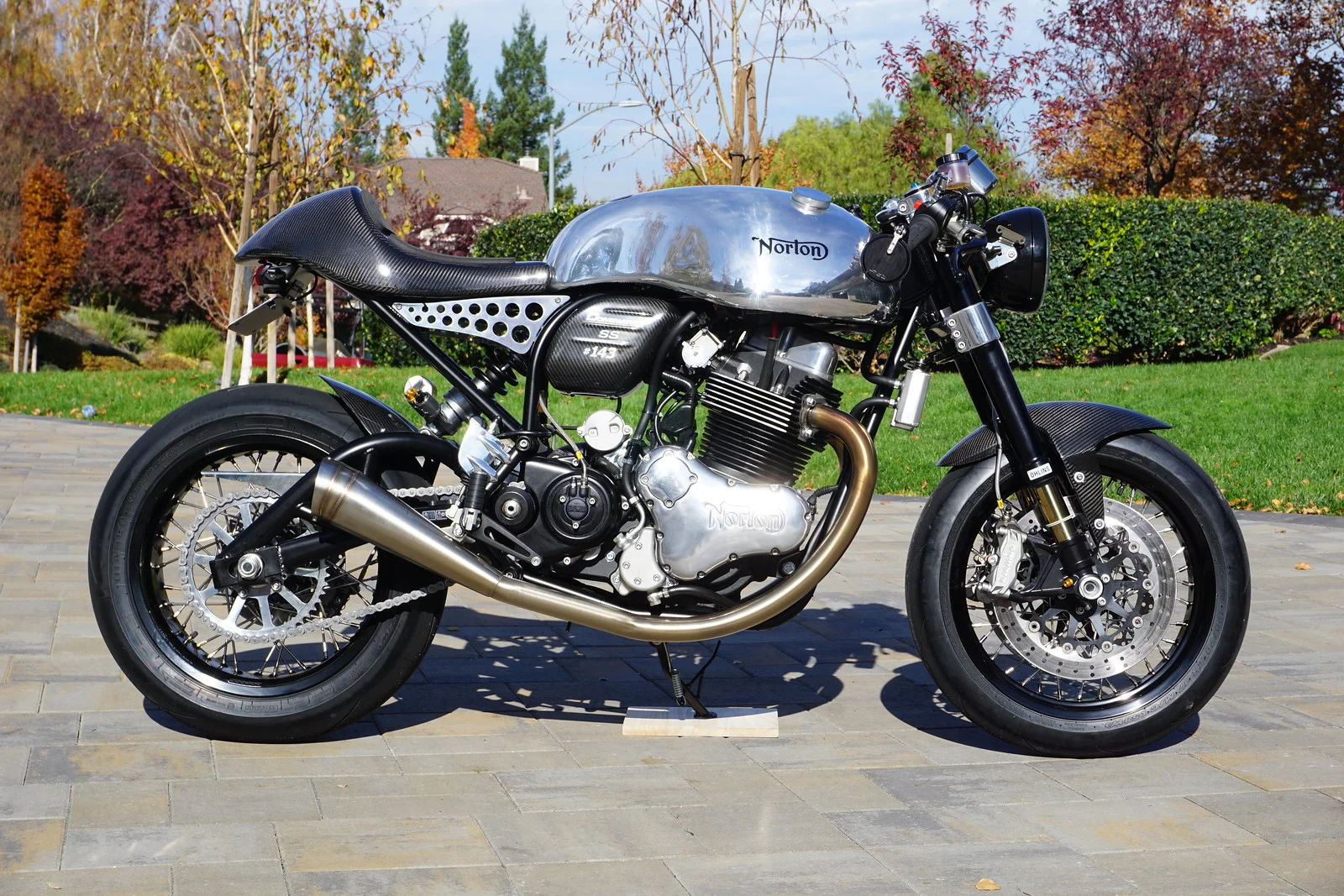 Pictures of your Norton 961