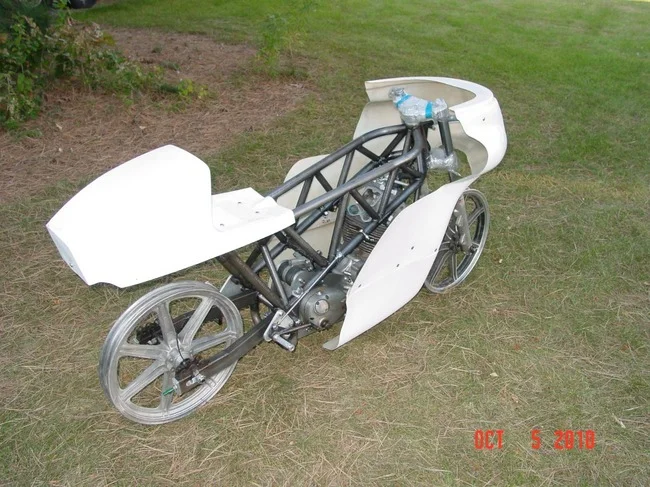 Firing up the Monocoque Norton racer