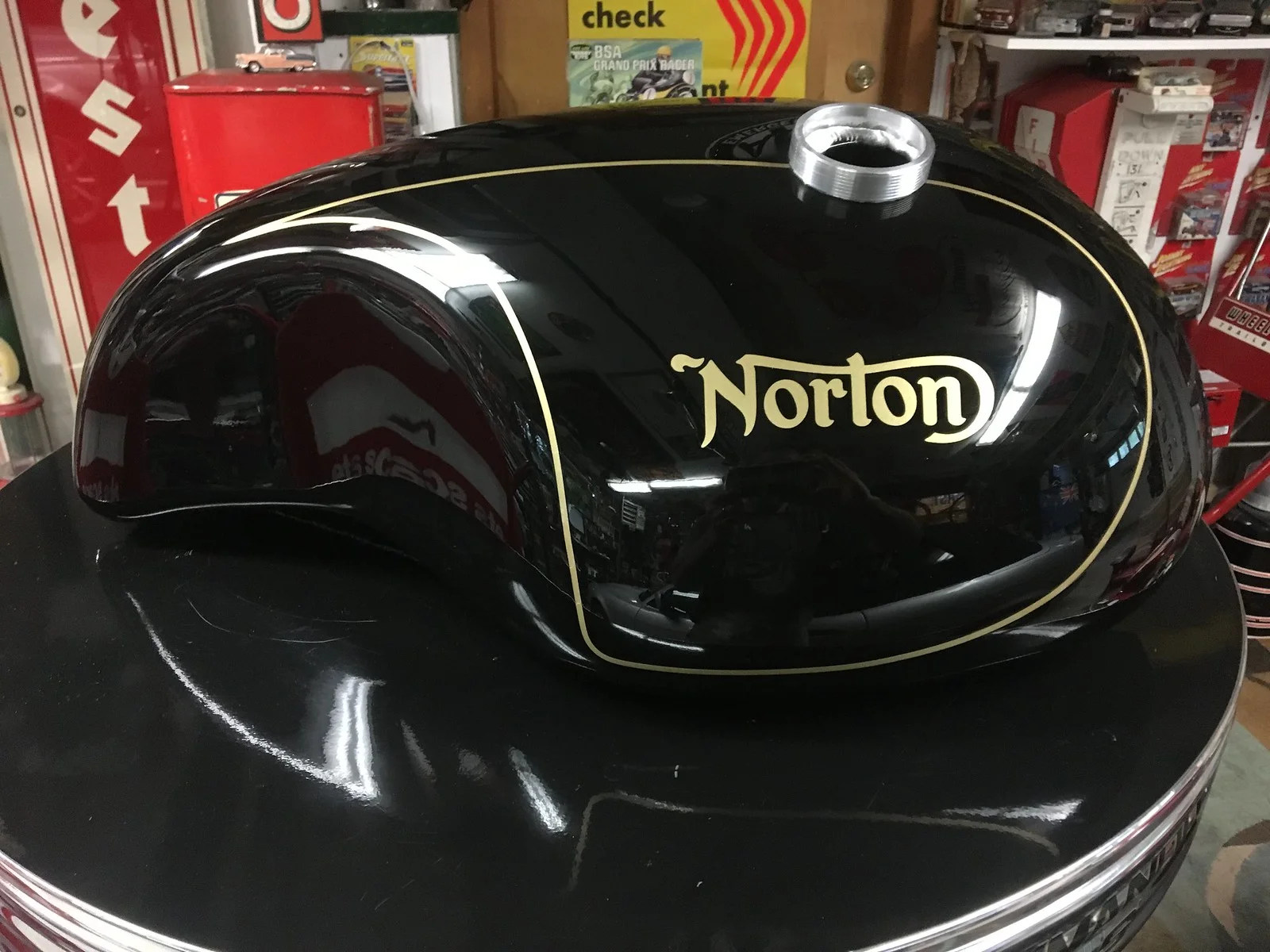 Norton Tank / Paint Quality