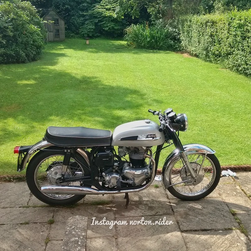 22 year old and my first norton 650 ss :) from england