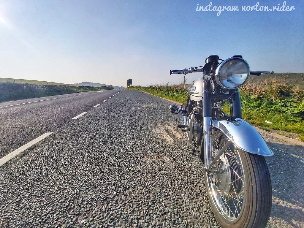 22 year old and my first norton 650 ss :) from england