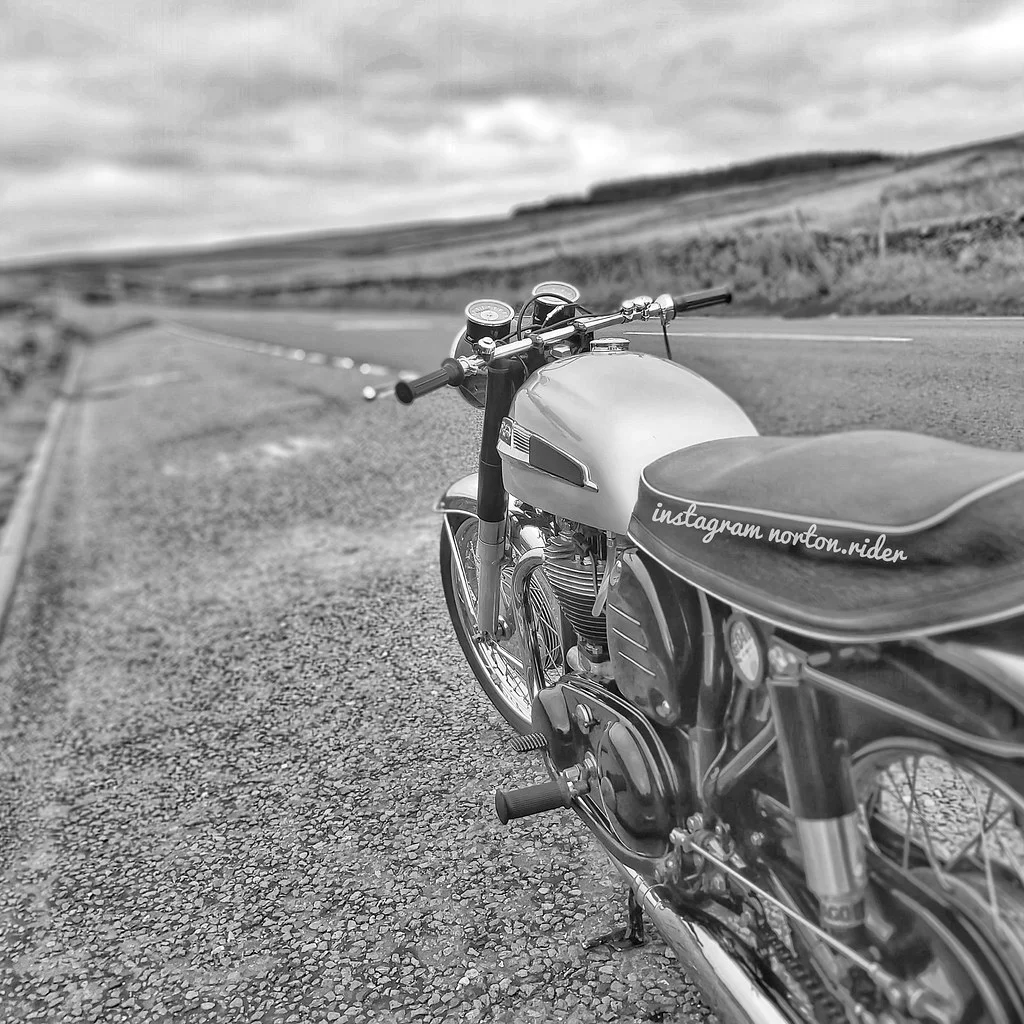 22 year old and my first norton 650 ss :) from england