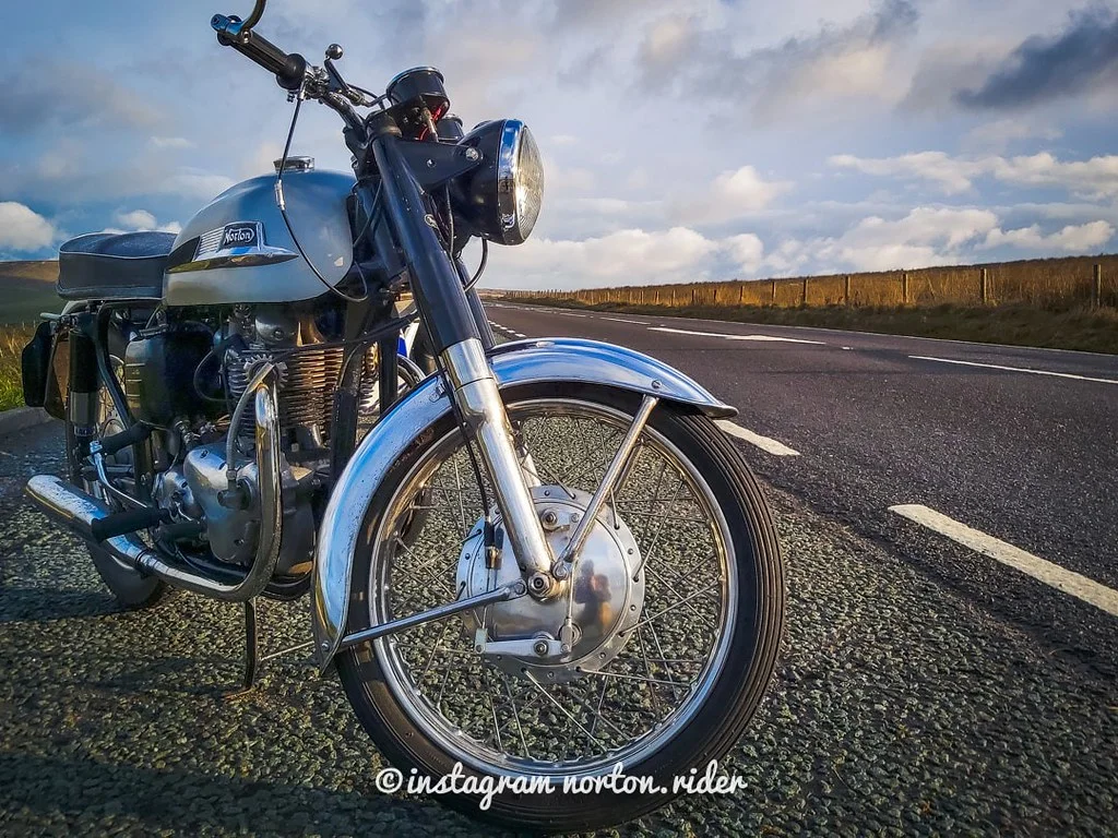 22 year old and my first norton 650 ss :) from england