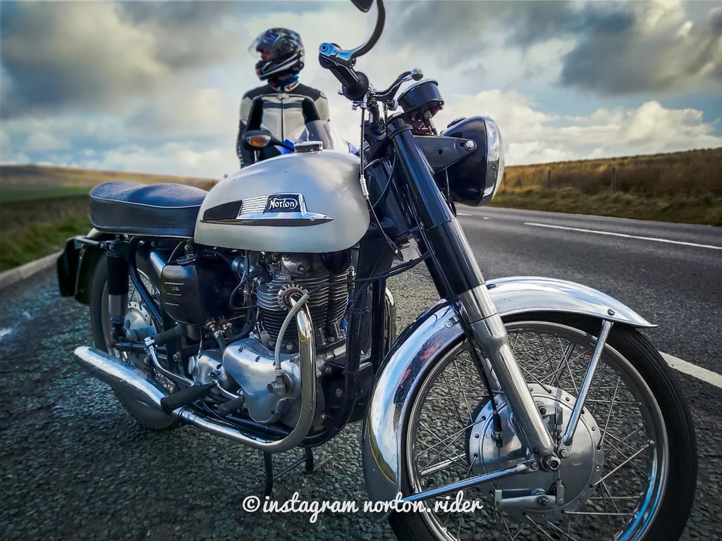 22 year old and my first norton 650 ss :) from england