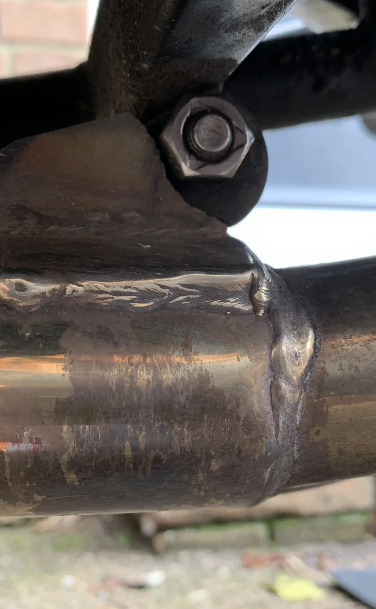 961 Sport: exhaust mount HELP