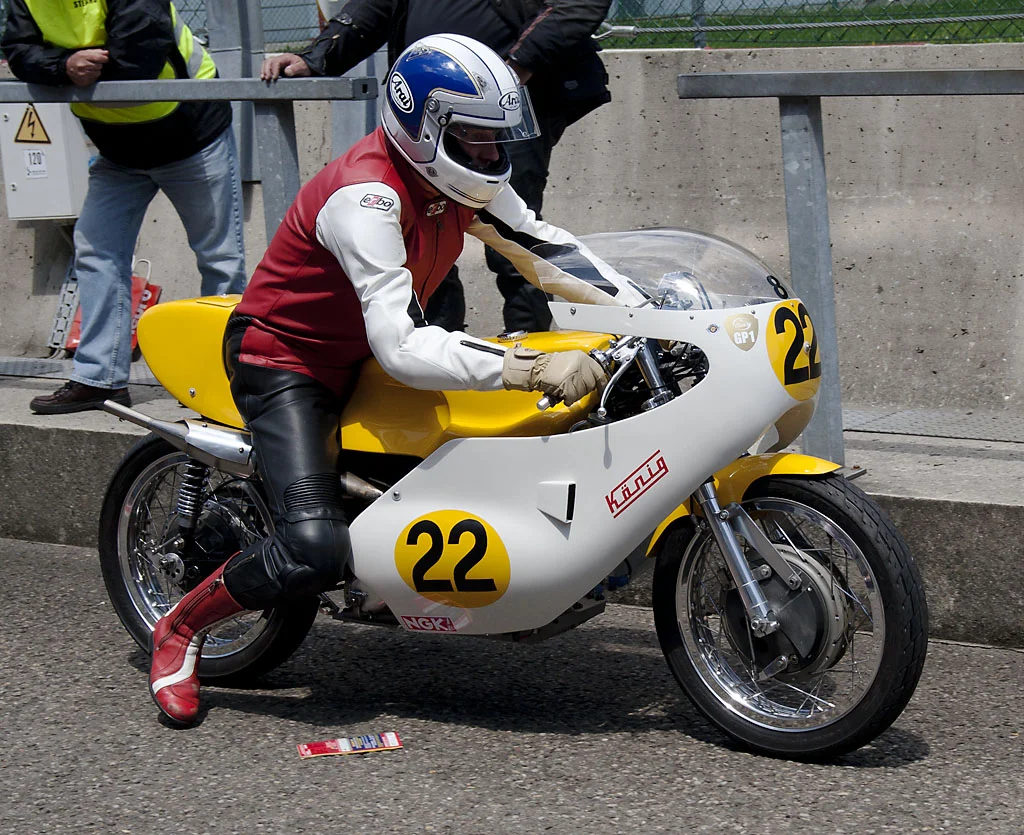 Thruxton .