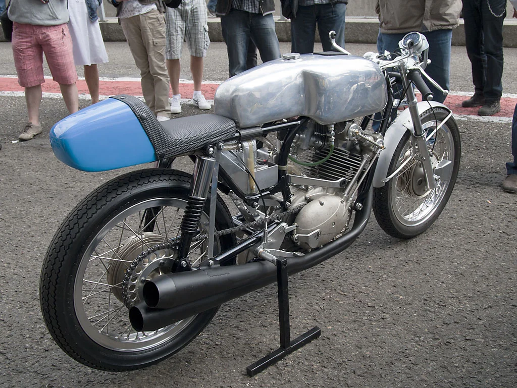 Thruxton .