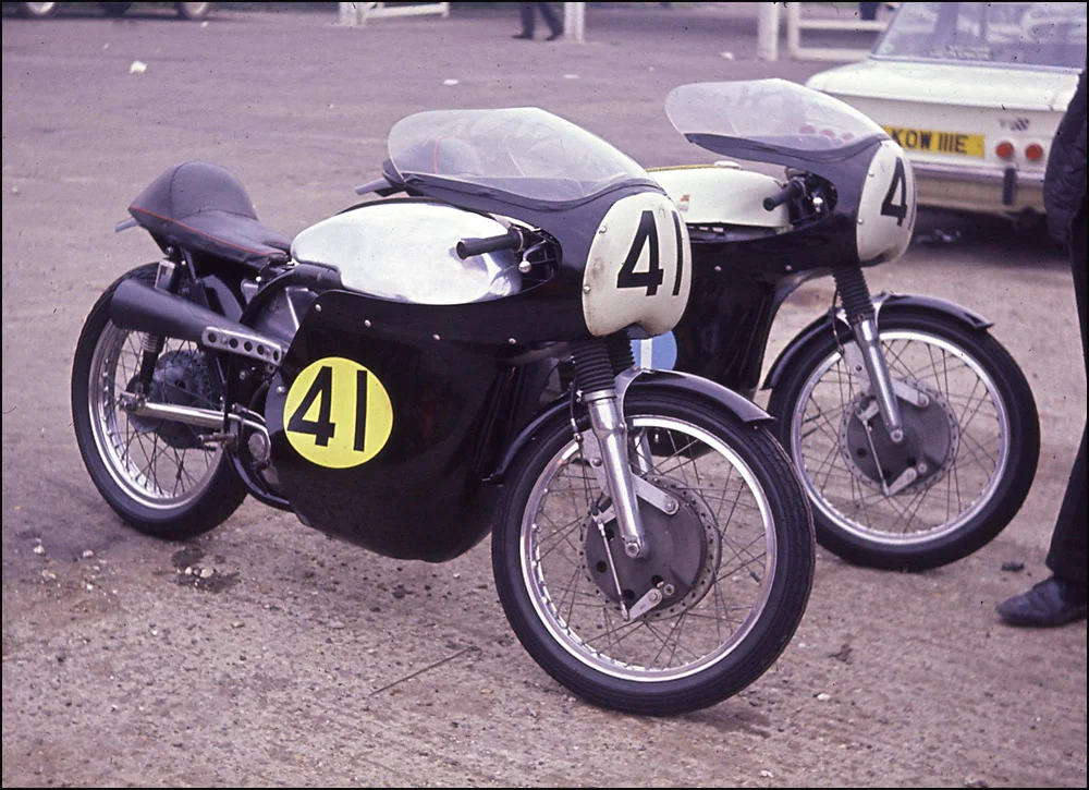 Thruxton .