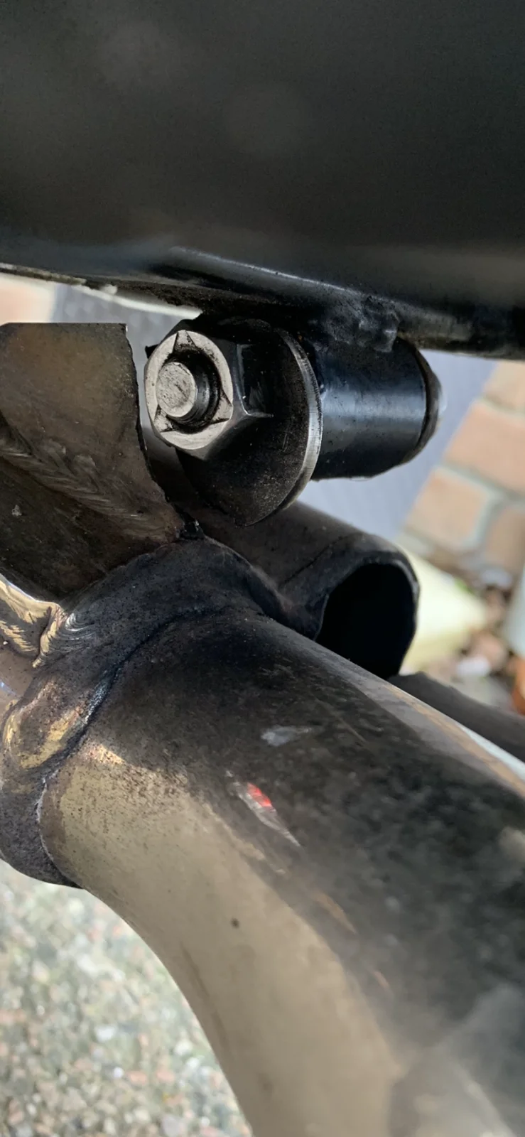 961 Sport: exhaust mount HELP