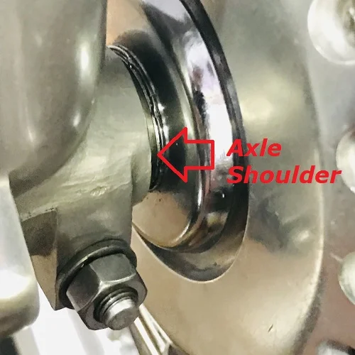 Front wheel hub width on 1973 Commando 850