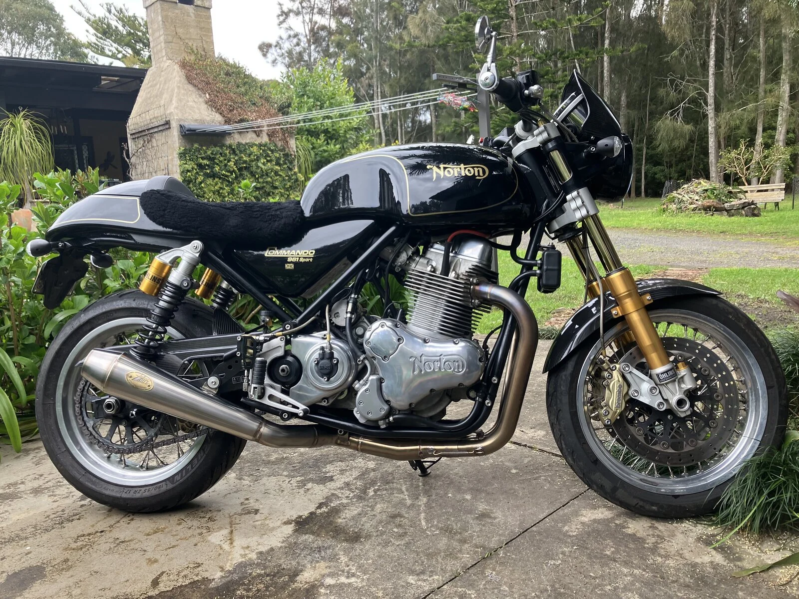 Pictures of your Norton 961