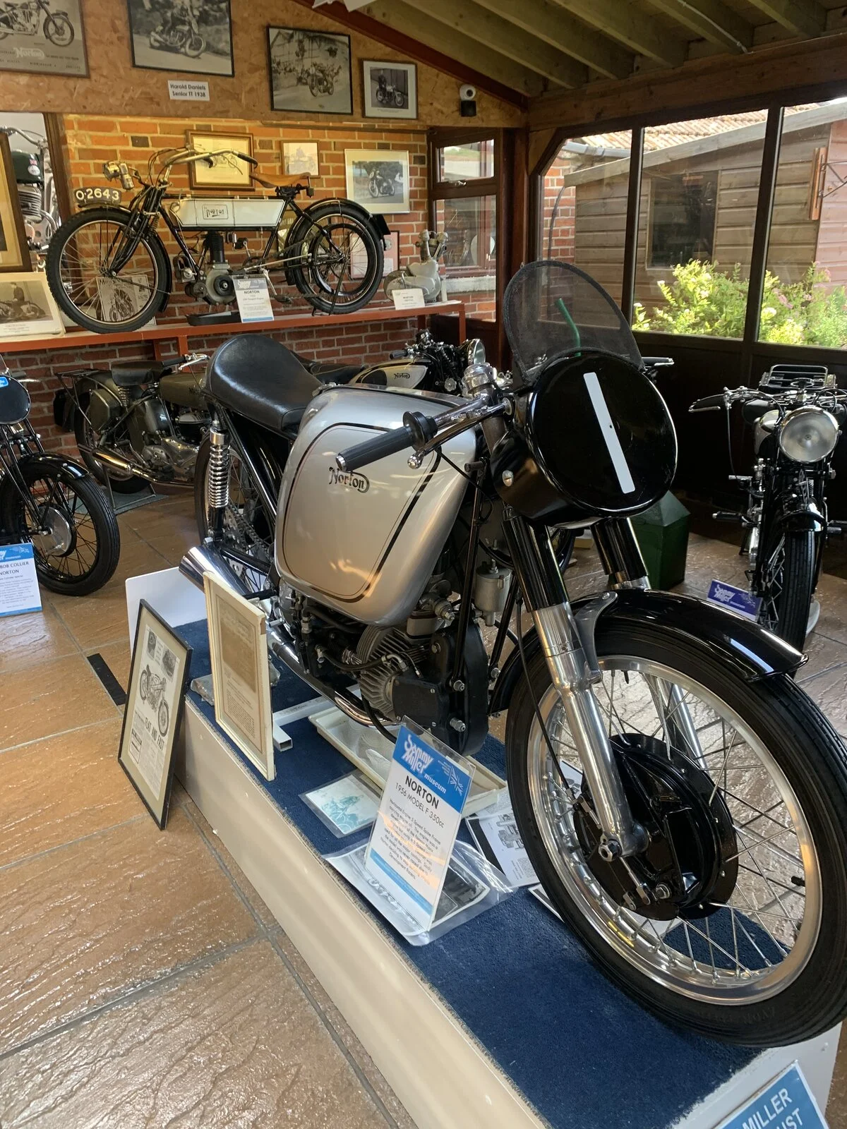 Pictures of your Norton 961