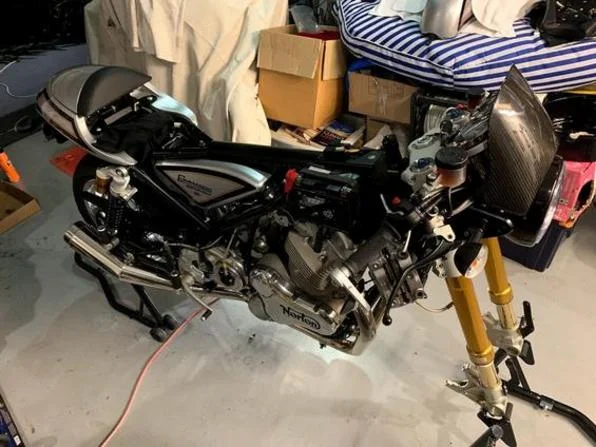 Pictures of your Norton 961