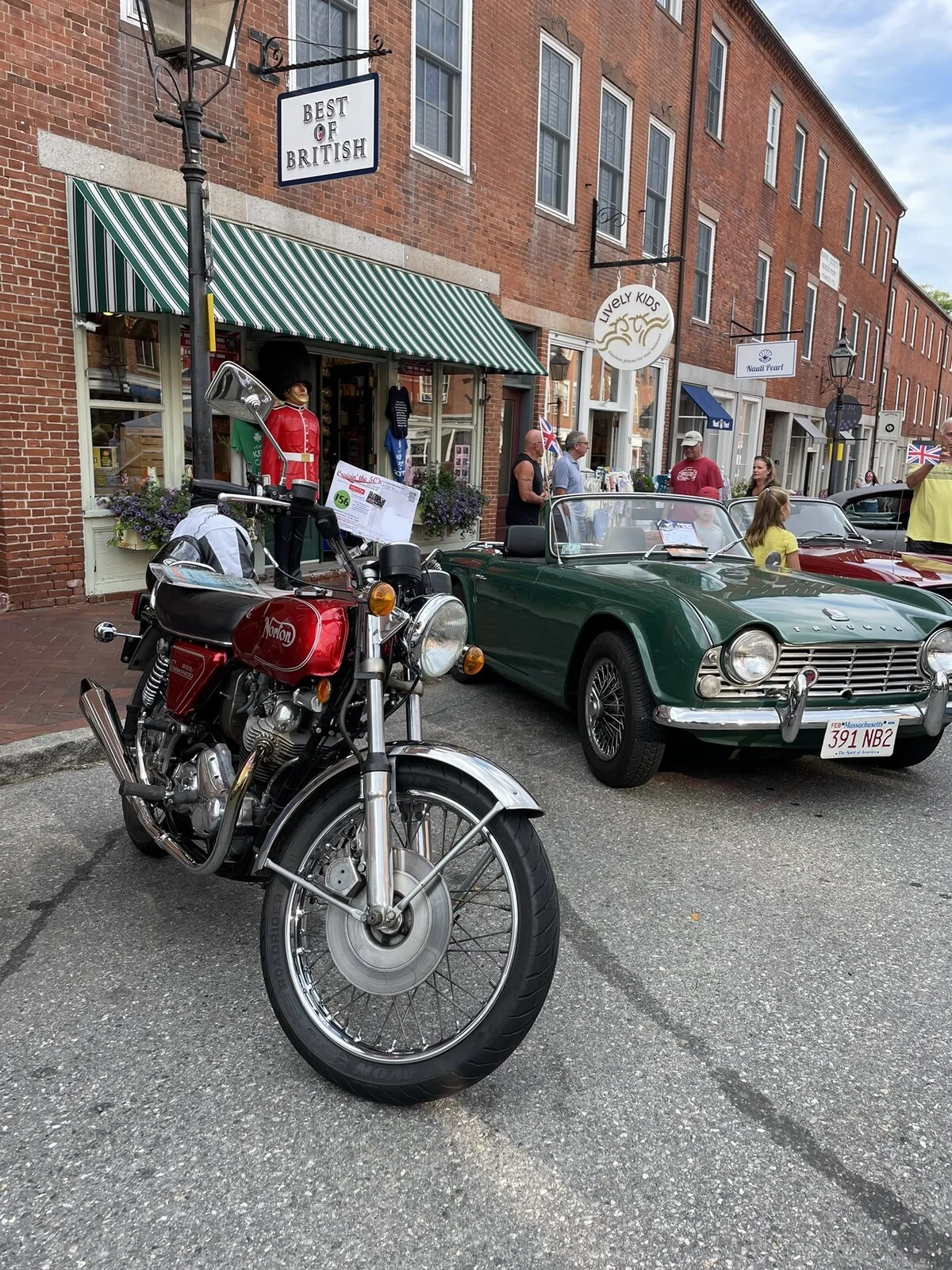 2022 Norton Commando Photo Contest