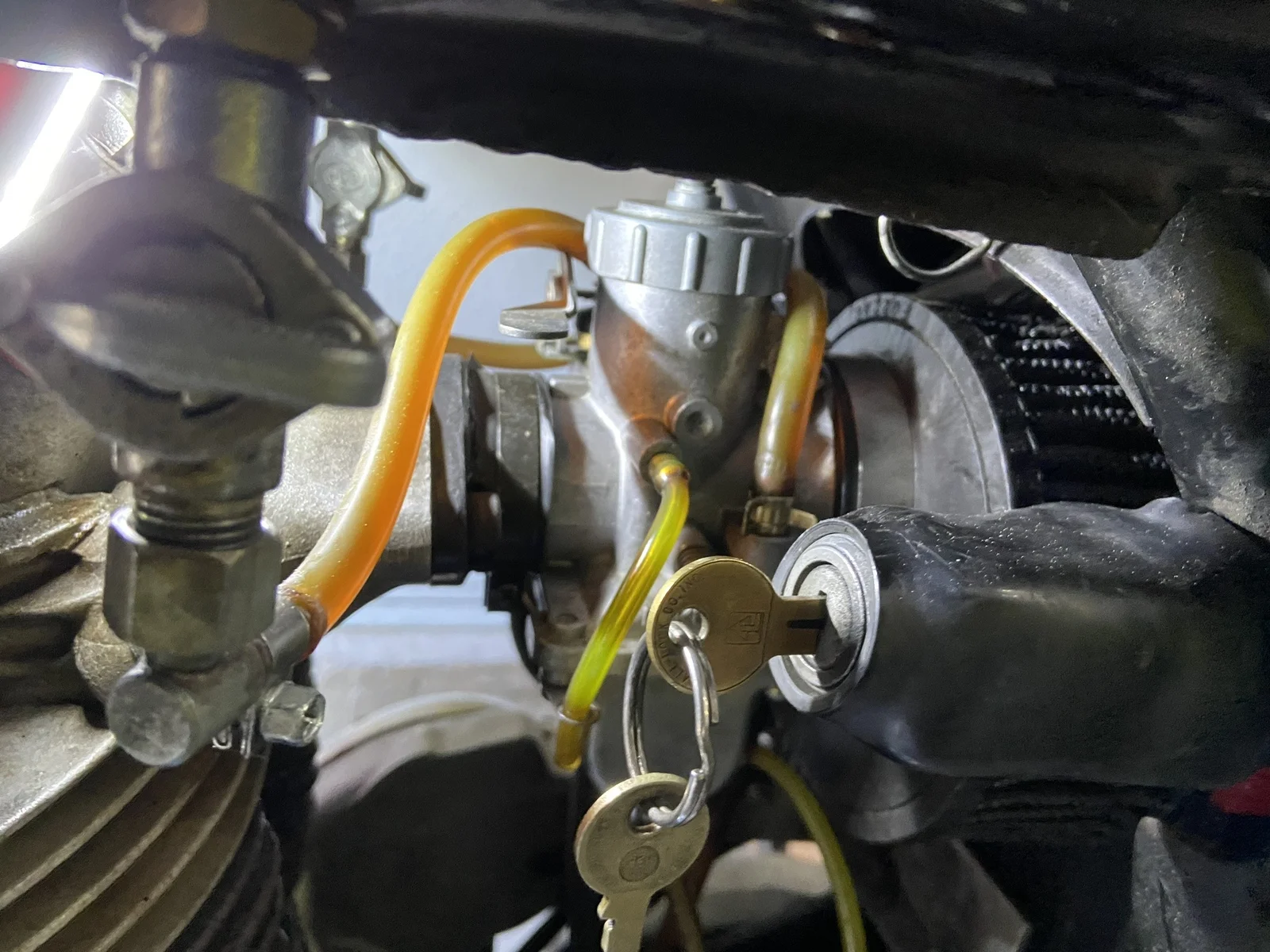 Fuel lines with a Mikuni  How to run them?