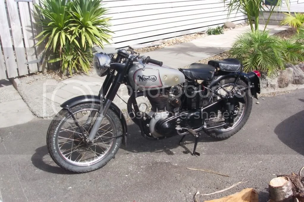 1951 Plunger ES2 Norton