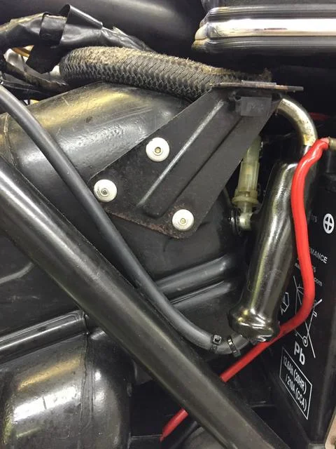 Carb adjusting, idle circuit