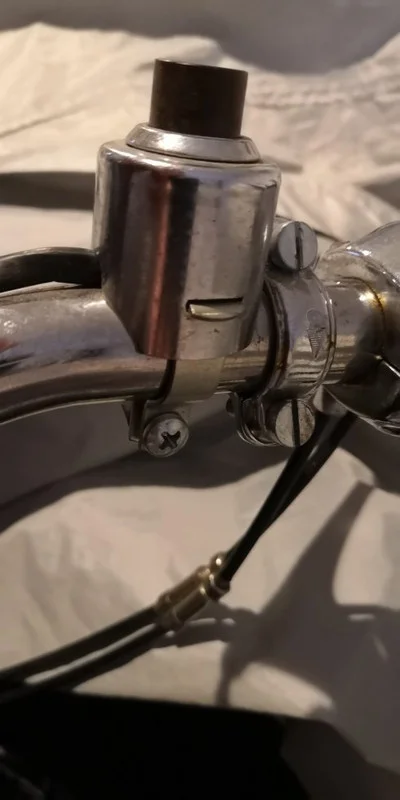 Handlebar kill switch