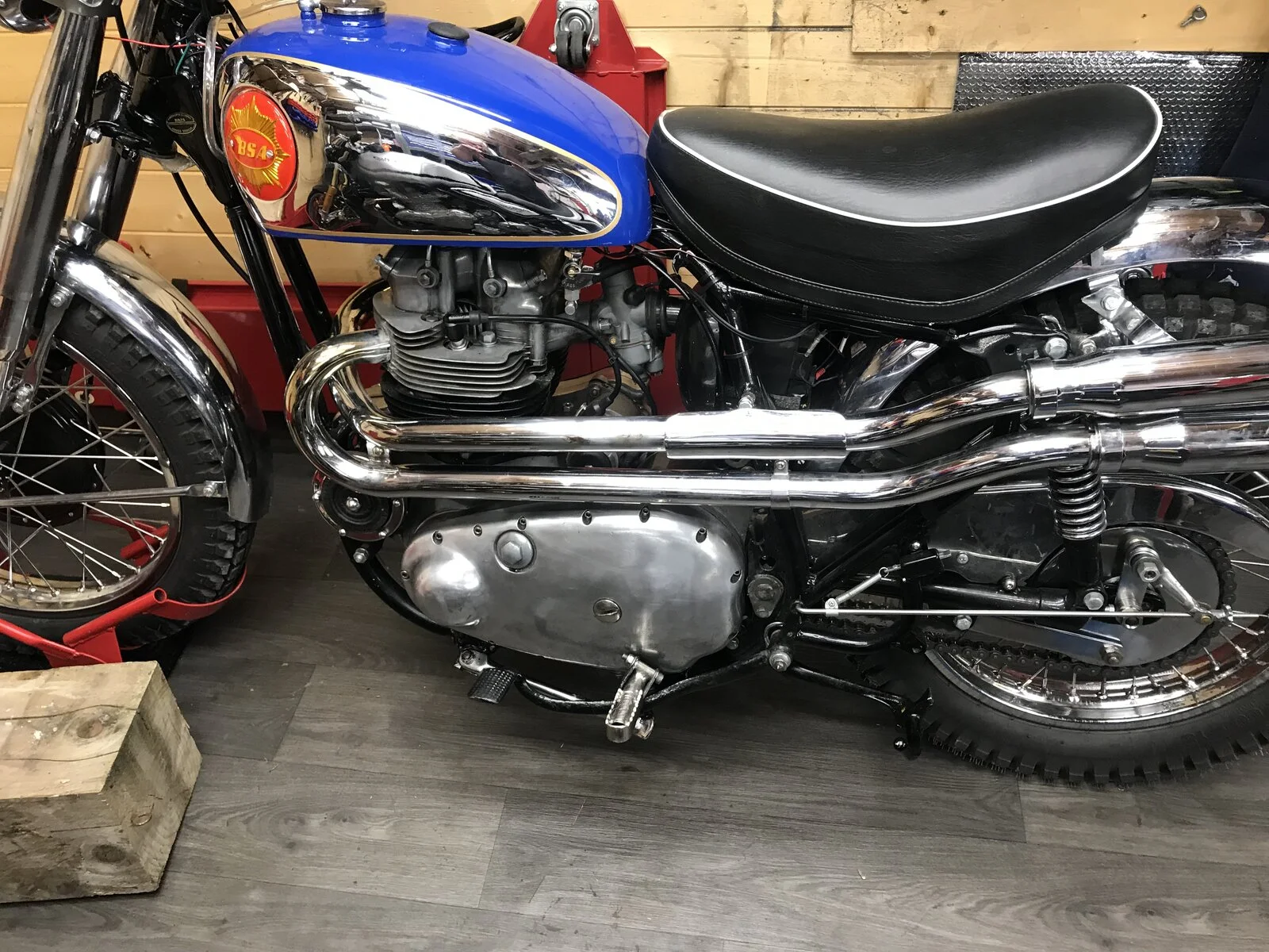 Wrong primary cover on BSA A10