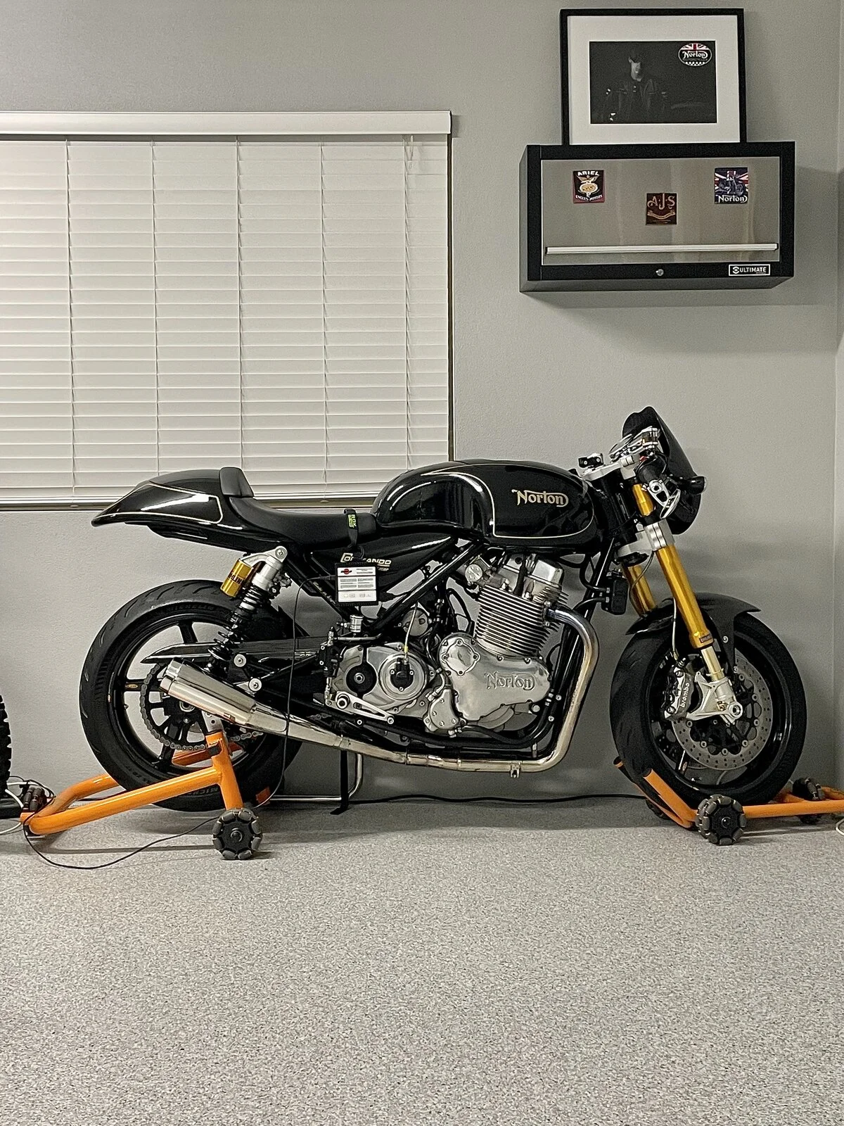 Pictures of your Norton 961