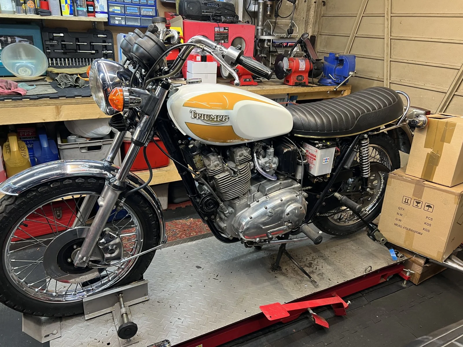 Pictures of your Triumph T160 or similar .