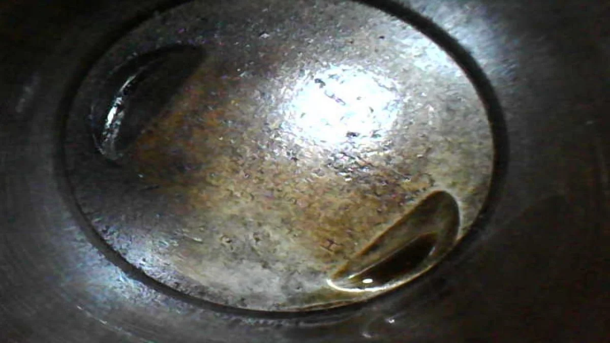 Deposits on Piston Tops