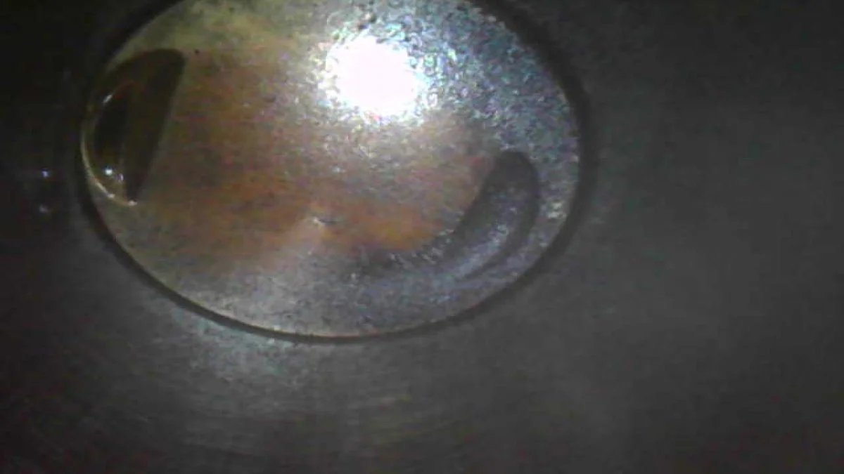 Deposits on Piston Tops