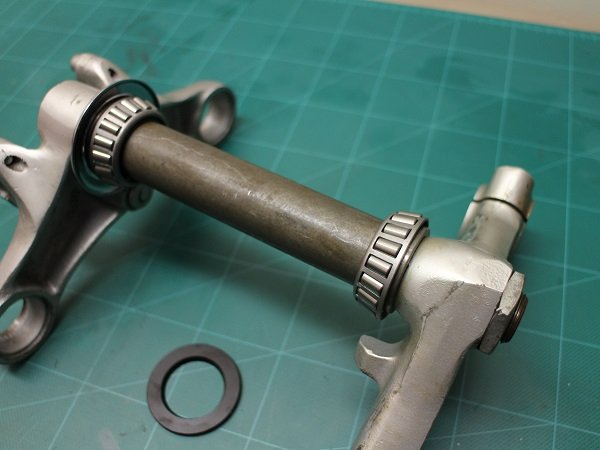 Steering spacer tube .