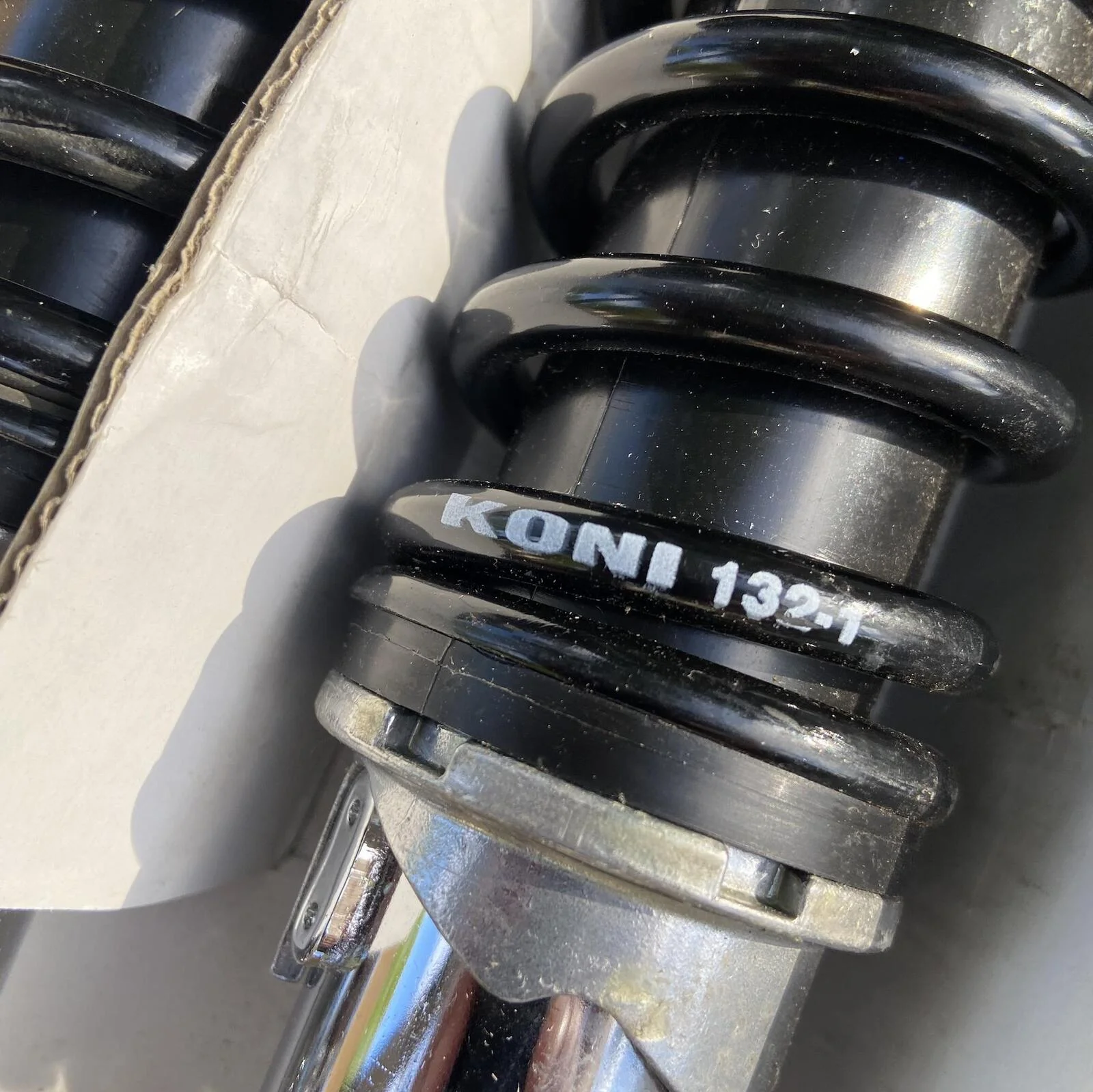 Koni vs. Ikon