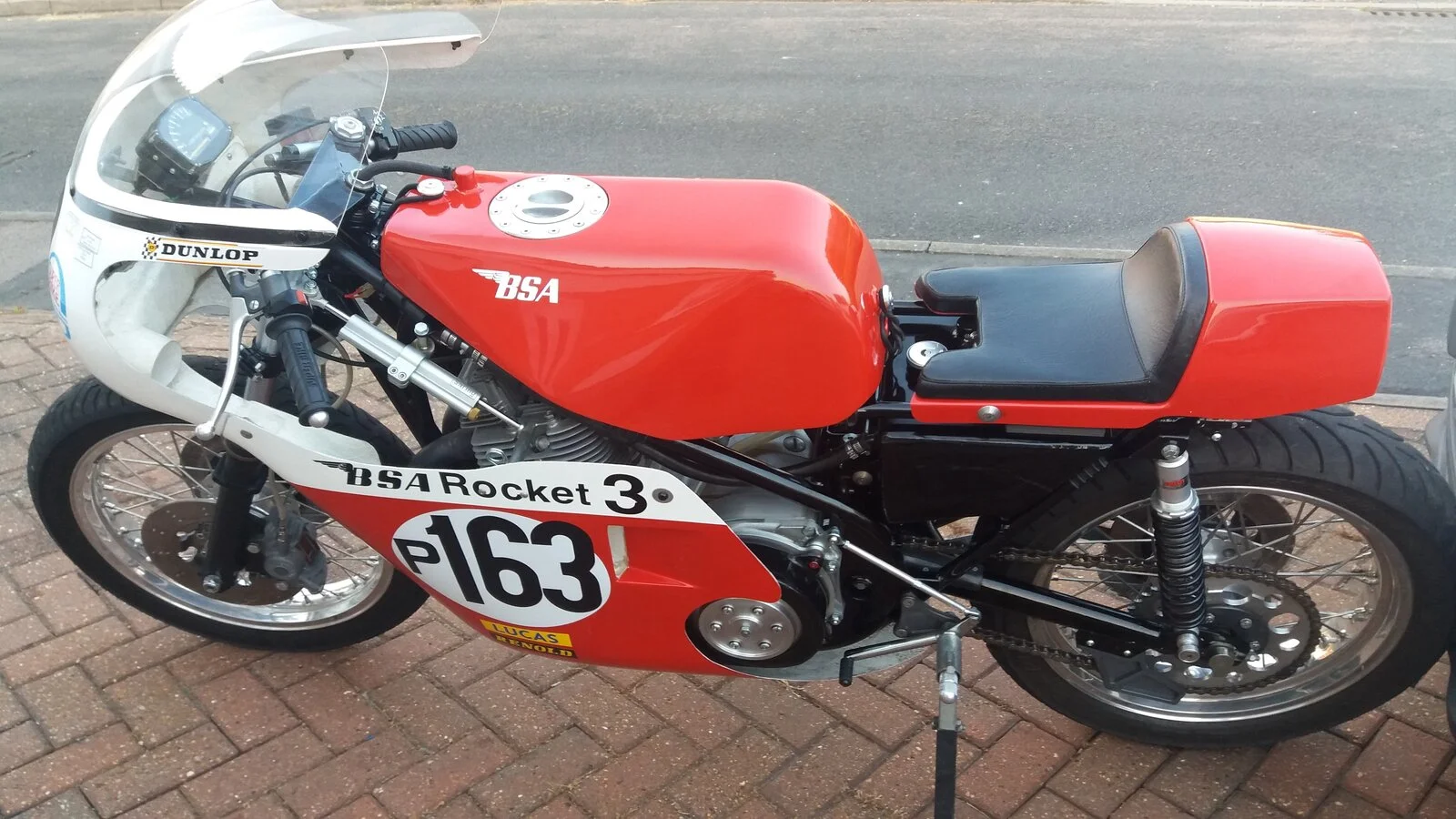 Pictures of your Triumph T160 or similar .