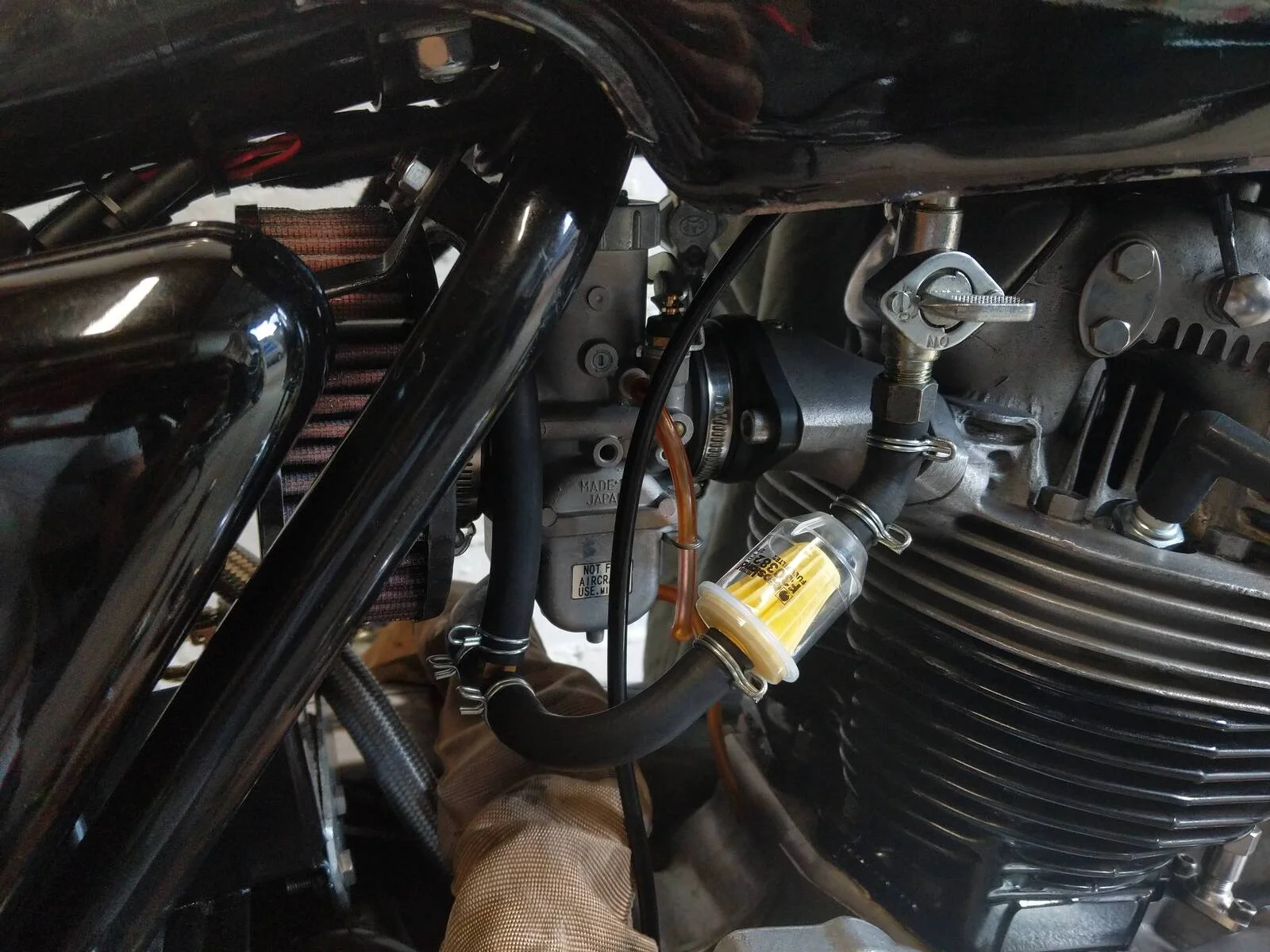 Fuel lines with a Mikuni  How to run them?