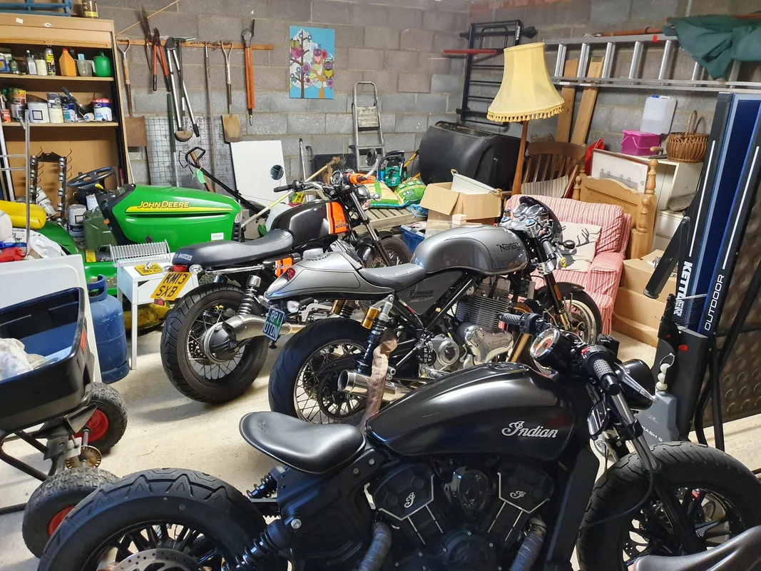 Pictures of your Norton 961