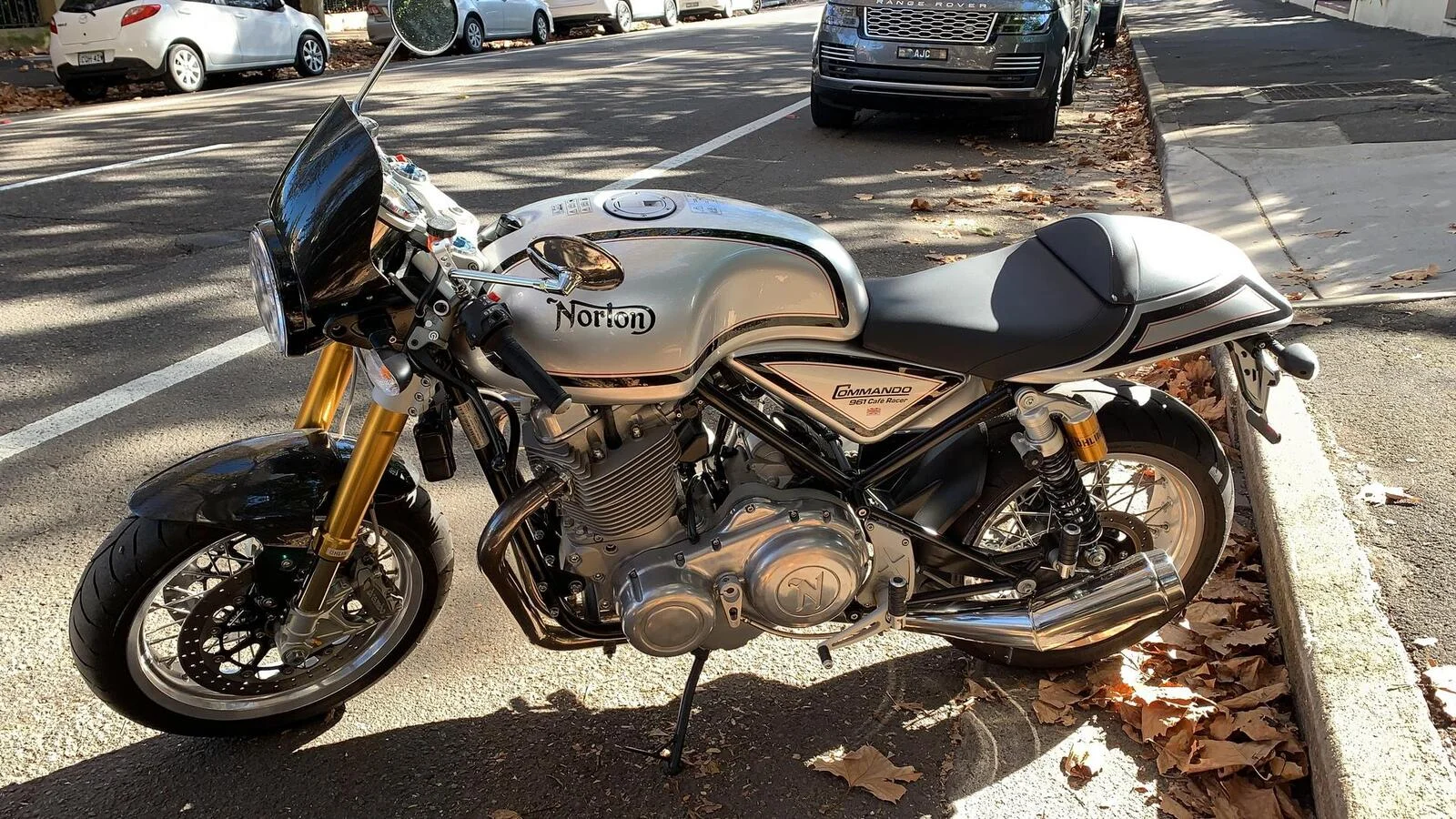 Pictures of your Norton 961