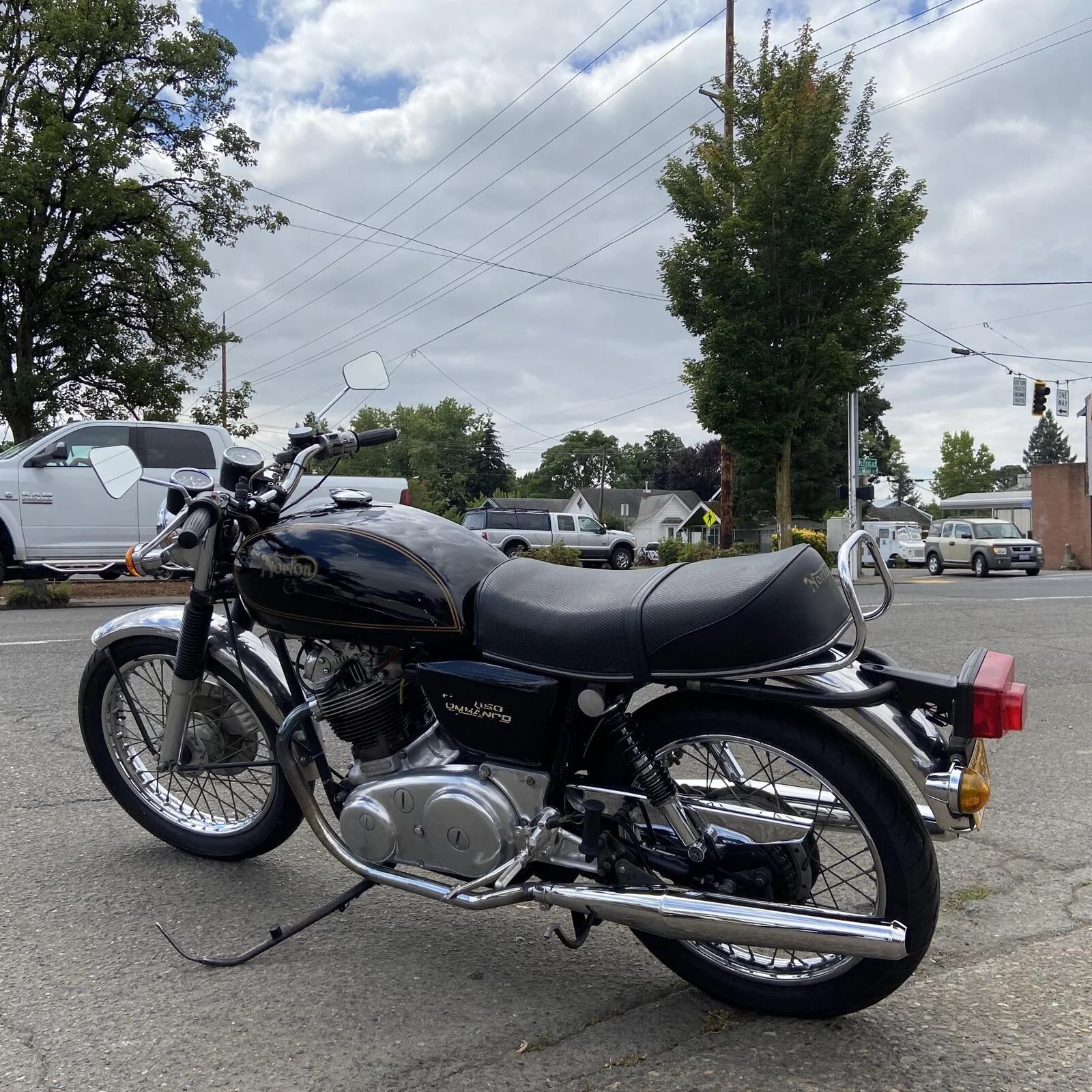 Oregon Norton Club at the Cafe