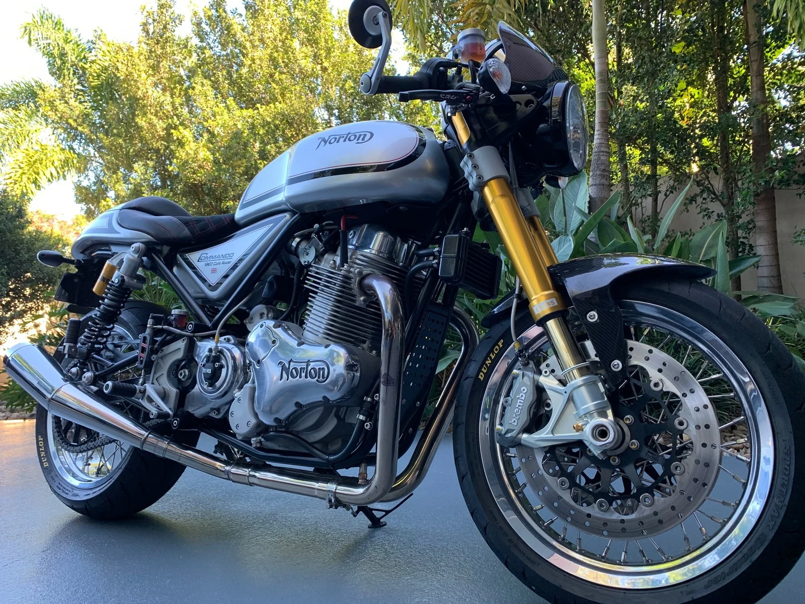 Pictures of your Norton 961