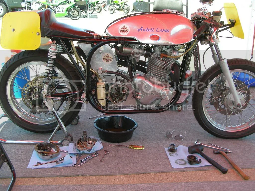 Dell Orto carbs on Norton?