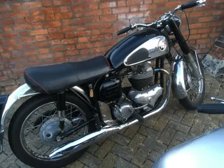 Pictures of your Norton 961