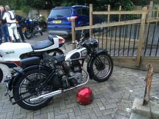 Pictures of your Norton 961