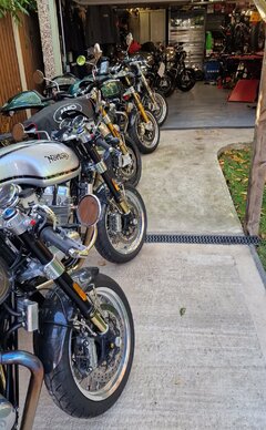 Pictures of your Norton 961